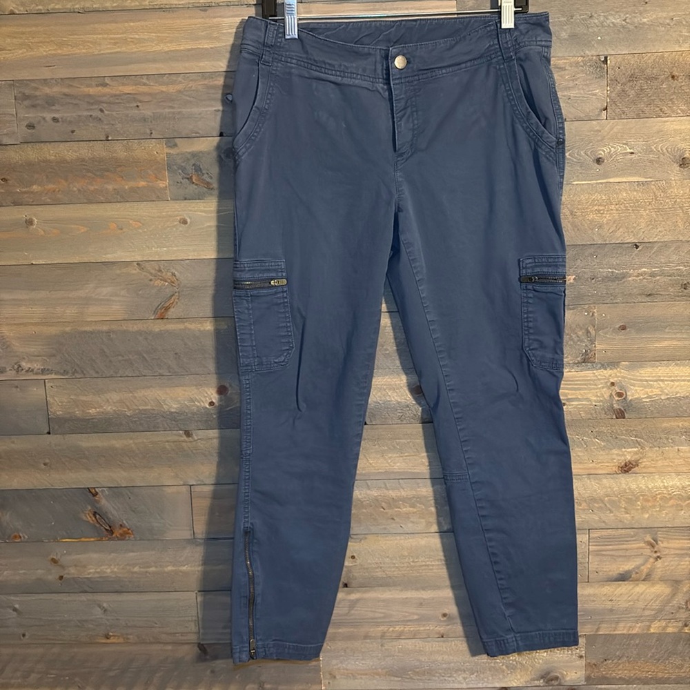 Great Condition - Athleta - cargo style crop/ankle length -blue , Sz 10
